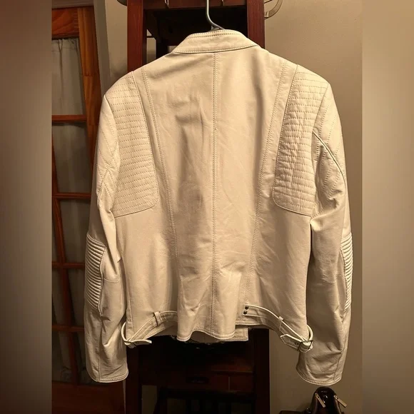 NWOT Danier Leather Jacket - new condition. - Picture 2 of 5